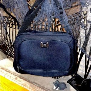 Jeep shoulder carry-all bag